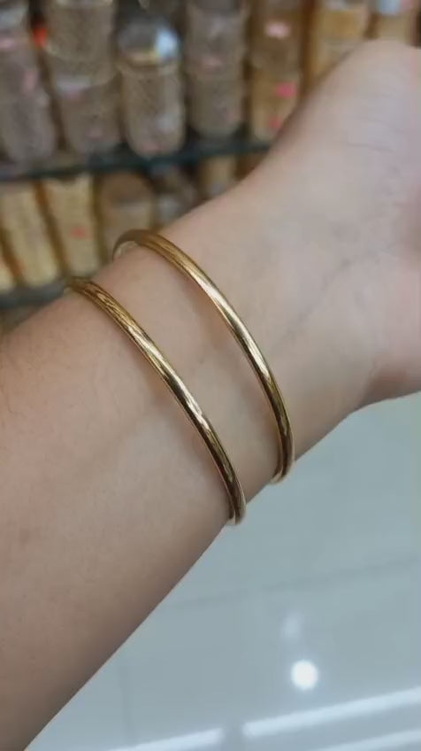 Premium plated simple pattern bangles ( pair : 2 bangles) Code: NLB0004