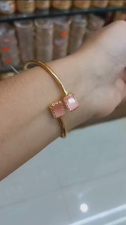 Cute and Premium pink stone Bangle
Code : PCB3