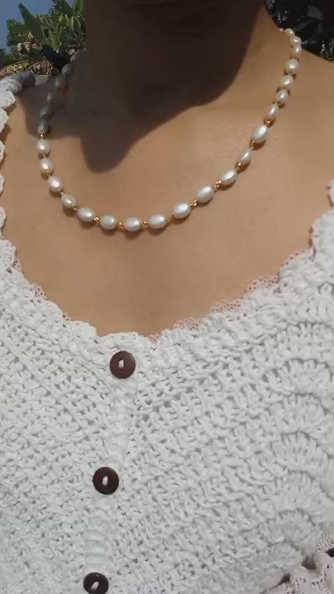 Exclusive pearl single layered premium necklace