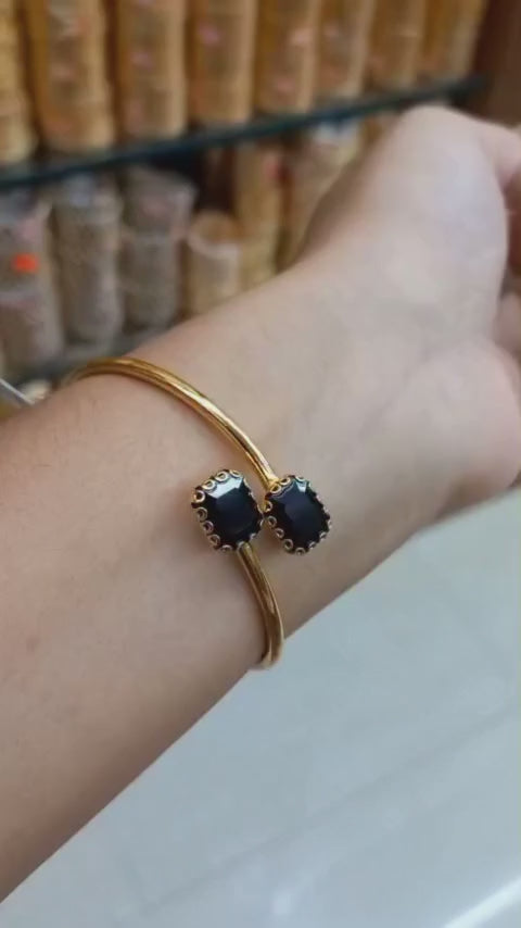 Unique Gold Plated Black Amethyst Stone Bangle
Code: BAMS2