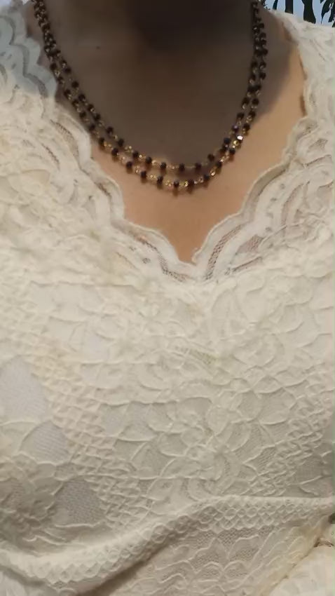 Beautiful Two layer Crystal beads neck piece 


Code : CB2S

short length