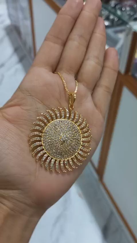 Beautiful  and premium gold plated Pendant with chain
Code : BigG1